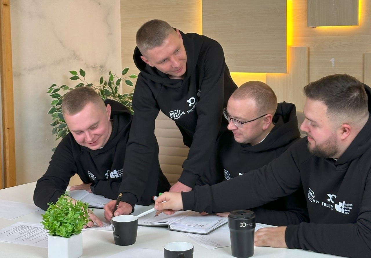 Співробітники FRUIT TIME