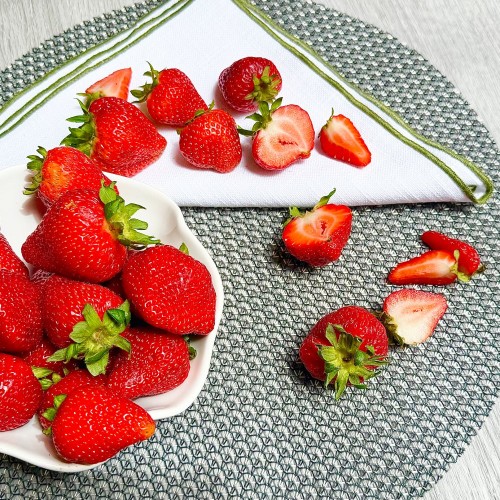 Полуниця Україна